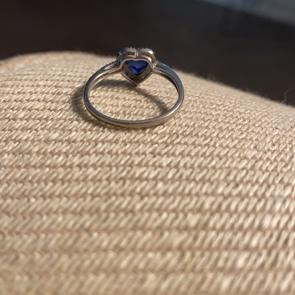 10k white gold ring - Picture 4 of 6